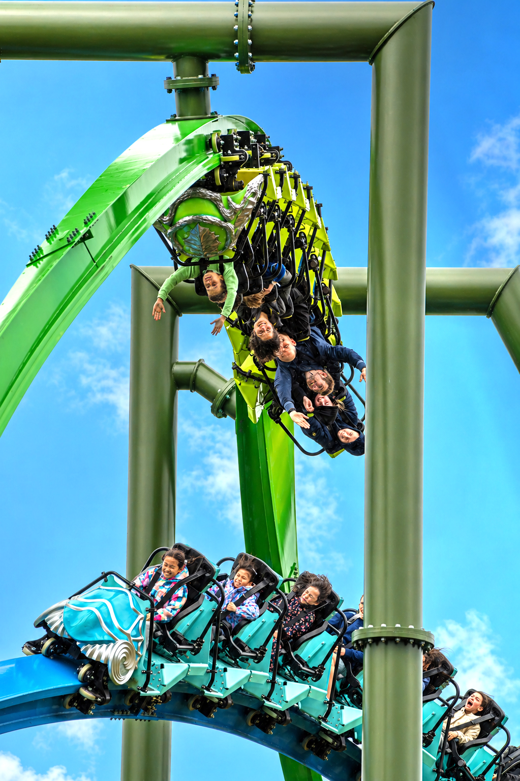 Lost Gravity et montagnes russes — trains en plein virage, Walibi Holland